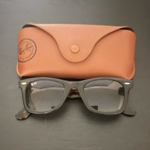RAY-BAN SHADES / BROWN-BLACK